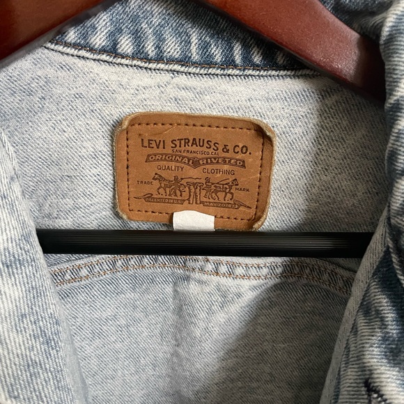 Vintage Levi’s Jean Jacket - Picture 4 of 4